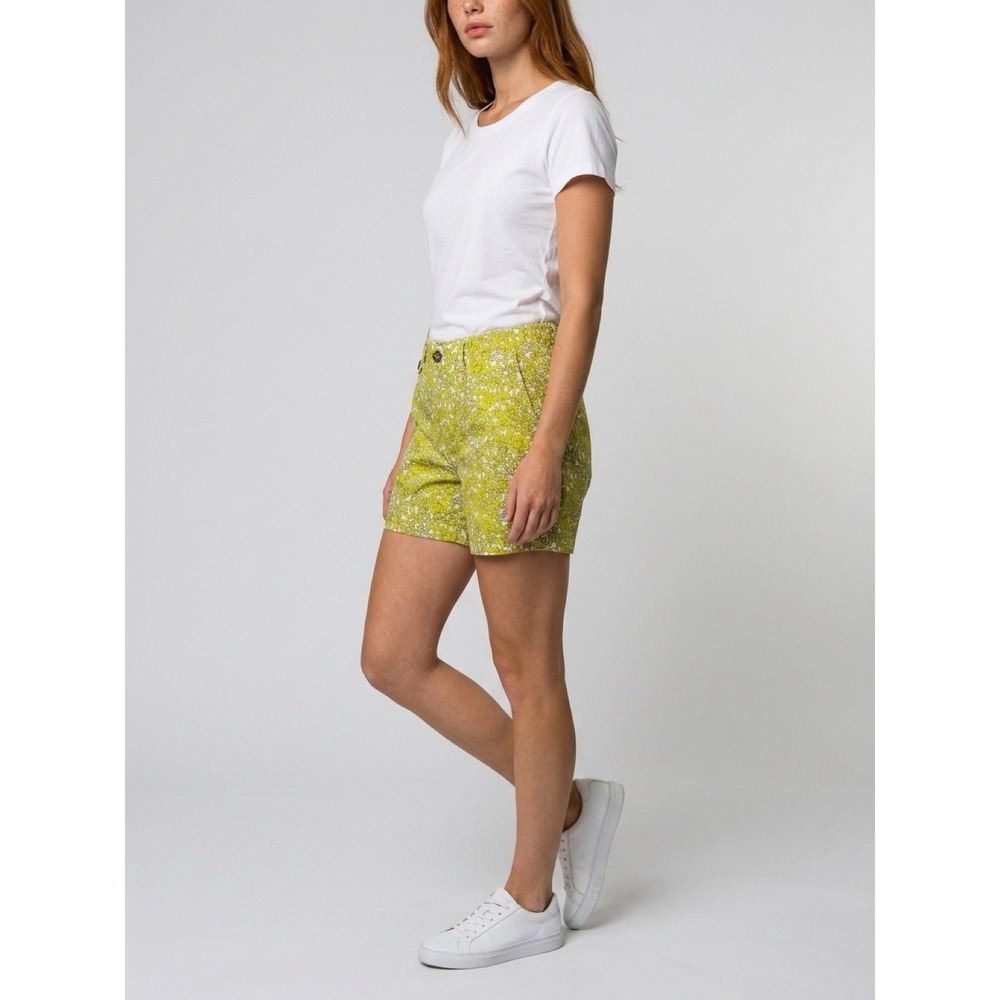 Liz Claiborne Classic floral shorts  Size 8(7-b64)